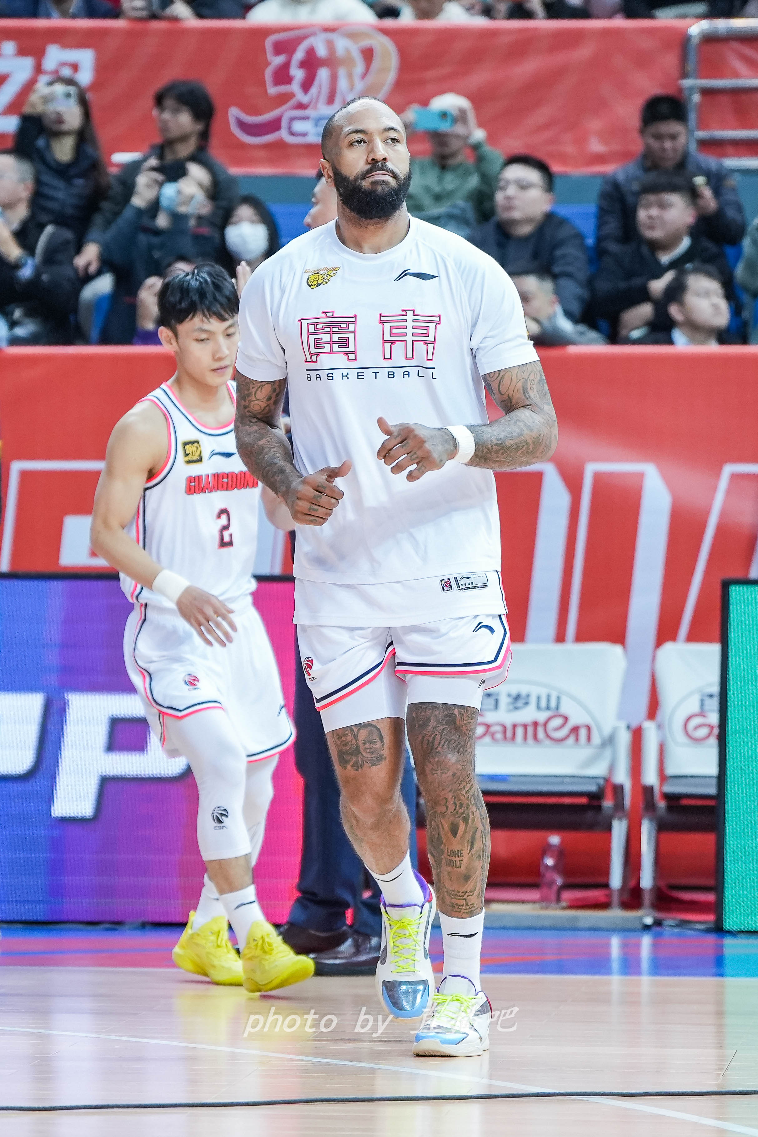  打得不錯(cuò)！36歲吉倫沃特原本的第三外援卻成廣東男籃的真大腿