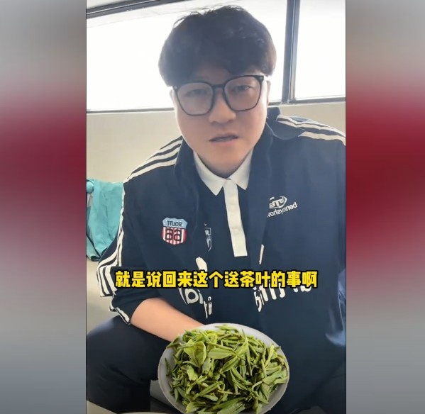  趙鵬：不太清楚賈秀全要球員買(mǎi)茶葉的段子，但這在現(xiàn)實(shí)中也正常