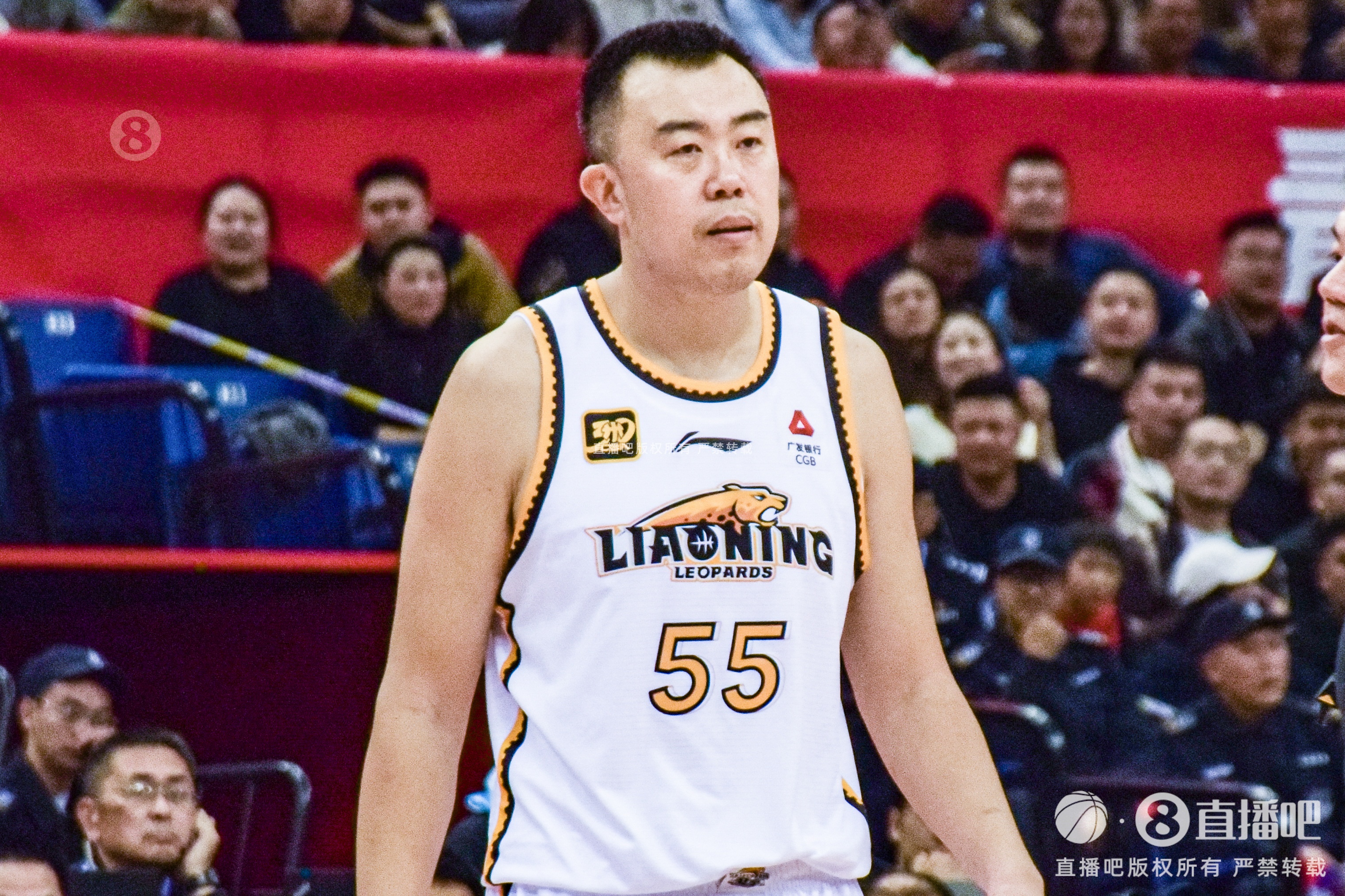  油箱滿滿的！韓德君上半場5投全中得到10分3板2助1斷