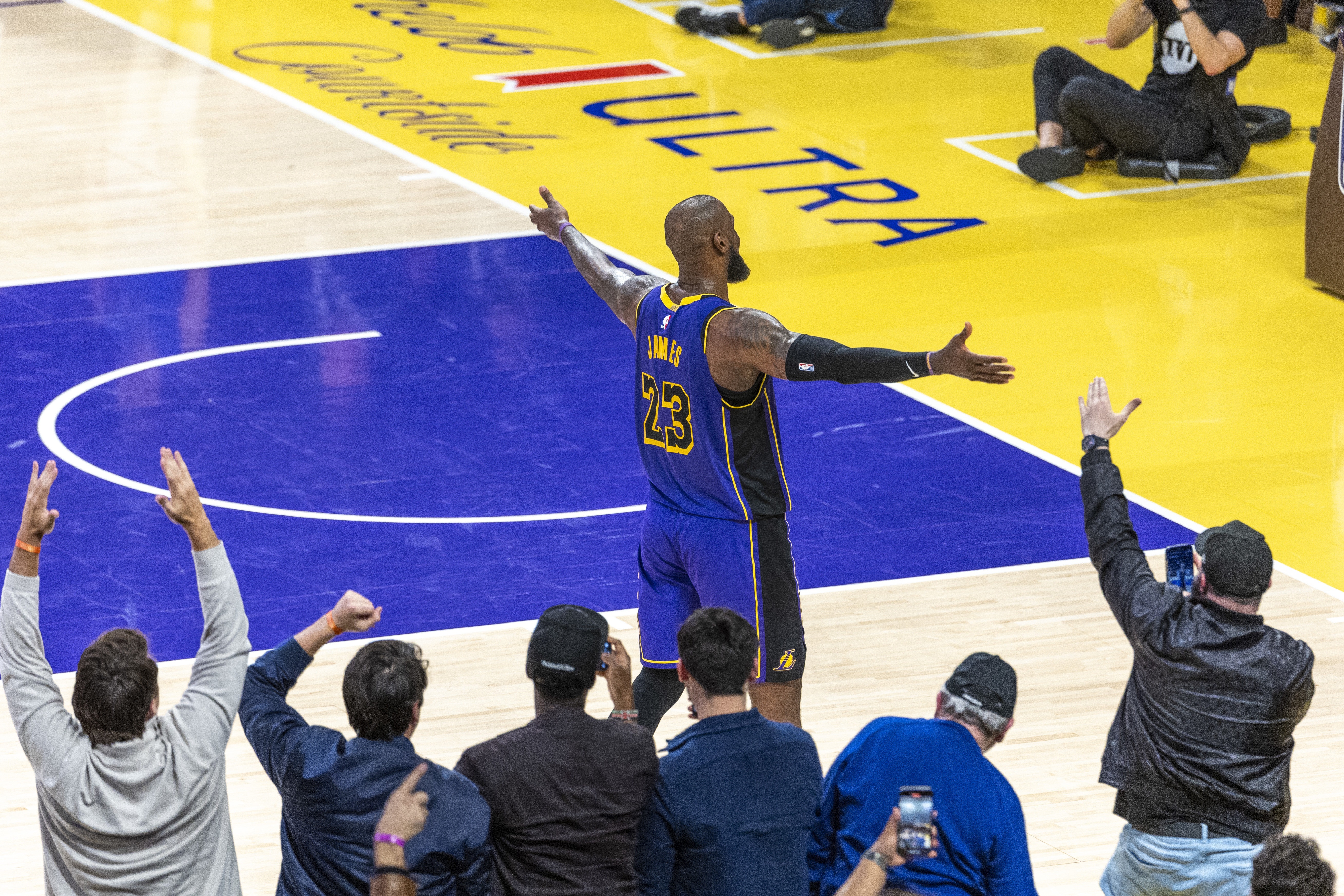  分析NBA目前的輿論環(huán)境：詹姆斯之后 聯(lián)盟門(mén)面成了一個(gè)燙手山芋？